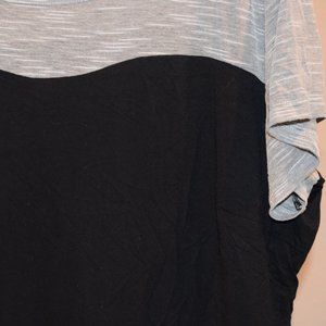 Black and gray t-shirt with ruffled hem